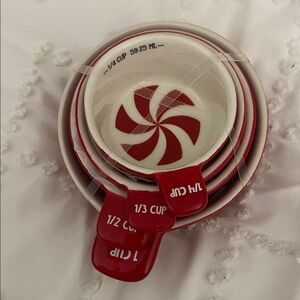 Red and White Measuring Cups Set